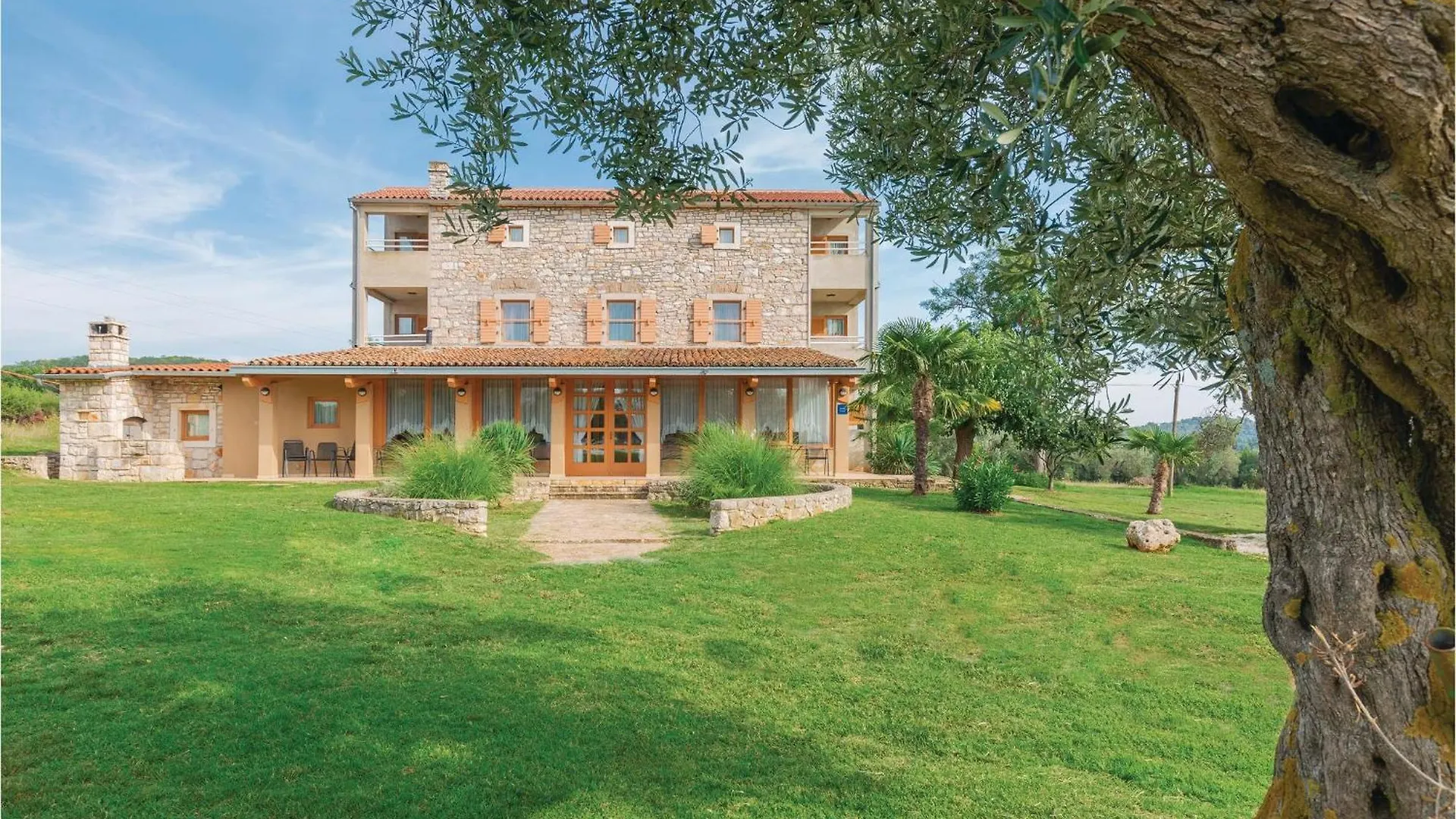 Nice Home In Rovinj With Outdoor Swimming Pool 0*,