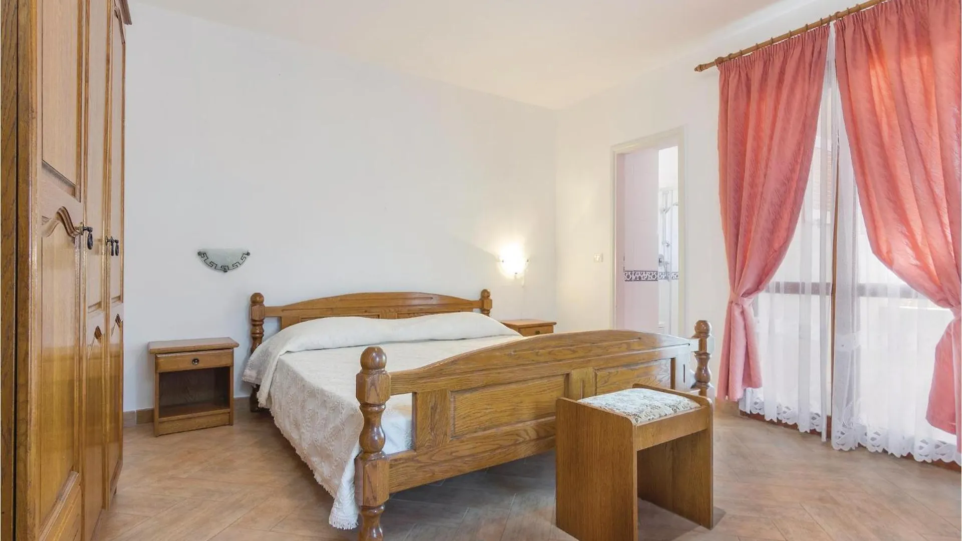 Nice Home In Rovinj With Outdoor Swimming Pool Σπίτι διακοπών